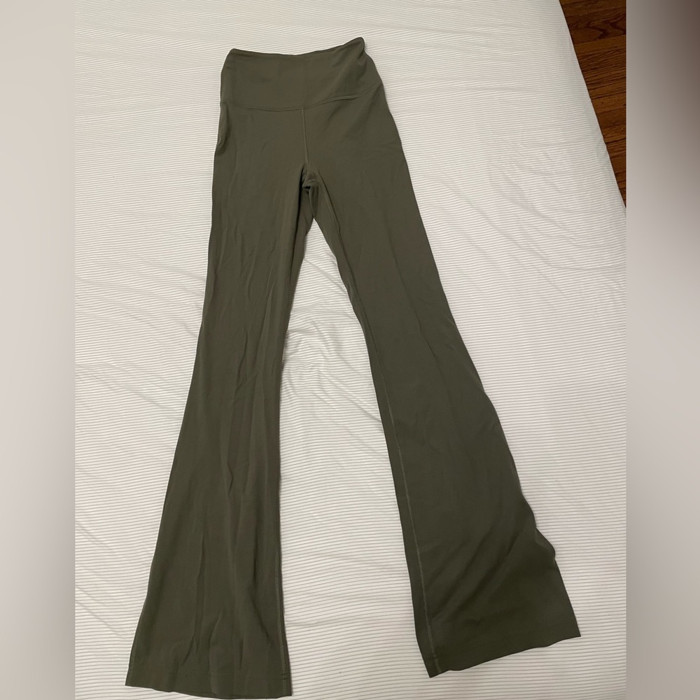 NWOT Lululemon flare leggings